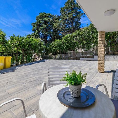 Apartments Podvezanec Crikvenica Eksteriør bilde