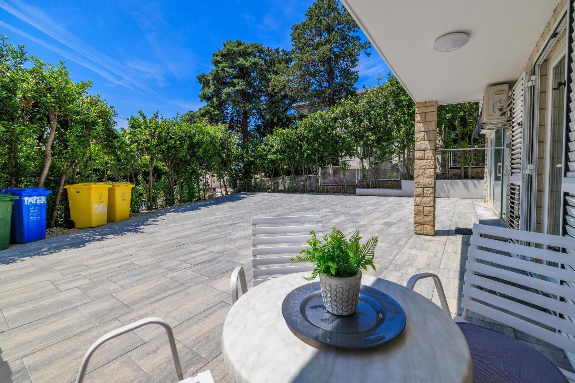 Apartments Podvezanec Crikvenica Eksteriør bilde
