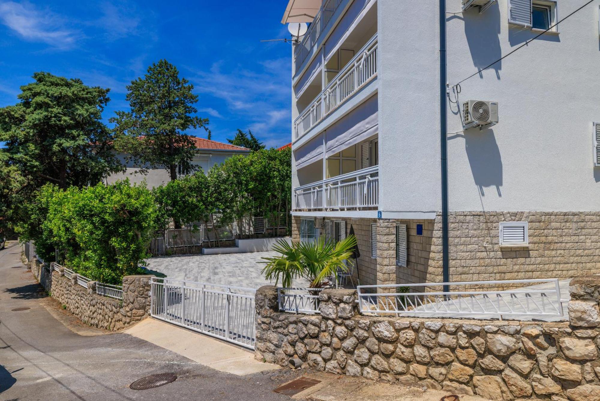 Apartments Podvezanec Crikvenica Eksteriør bilde