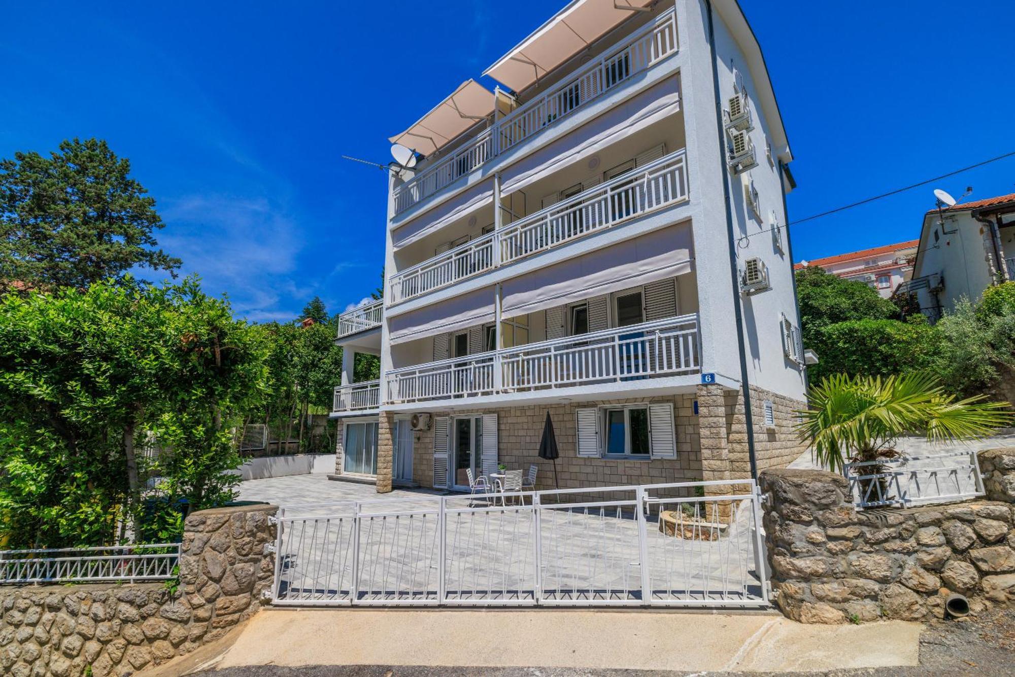 Apartments Podvezanec Crikvenica Eksteriør bilde